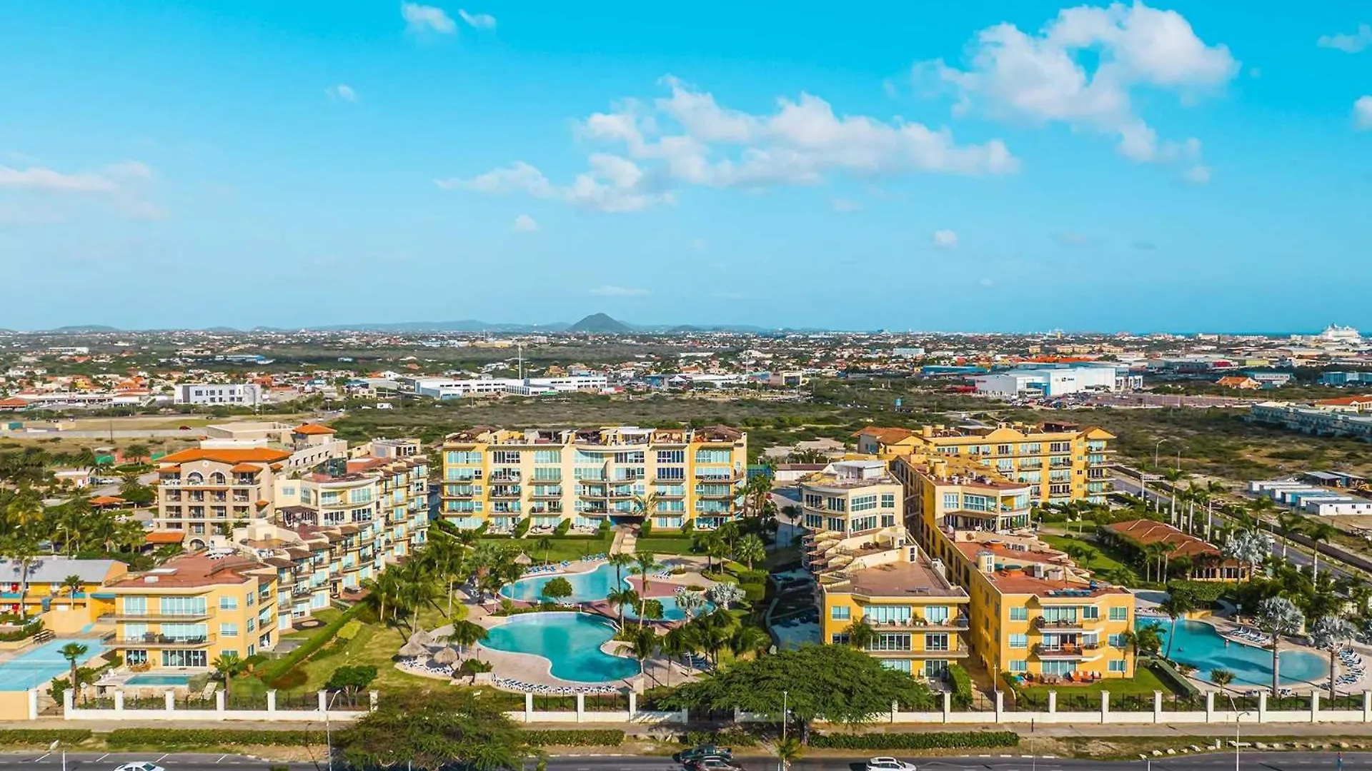 Beachfront - Emerald View 1Br Condo - P314 Palm Beach Casa de Férias