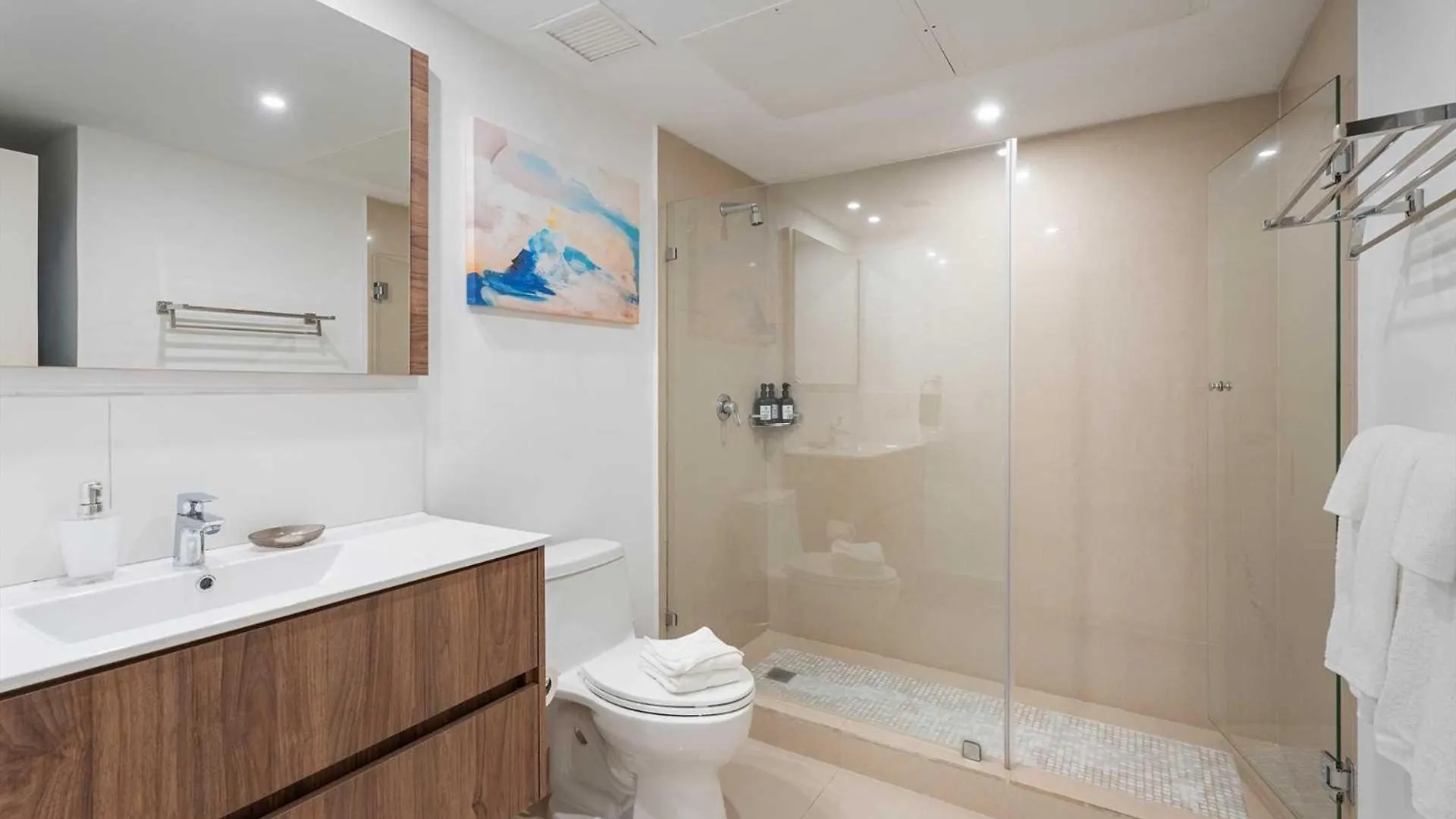Beachfront - Emerald View 1Br Condo - P314 Palm Beach