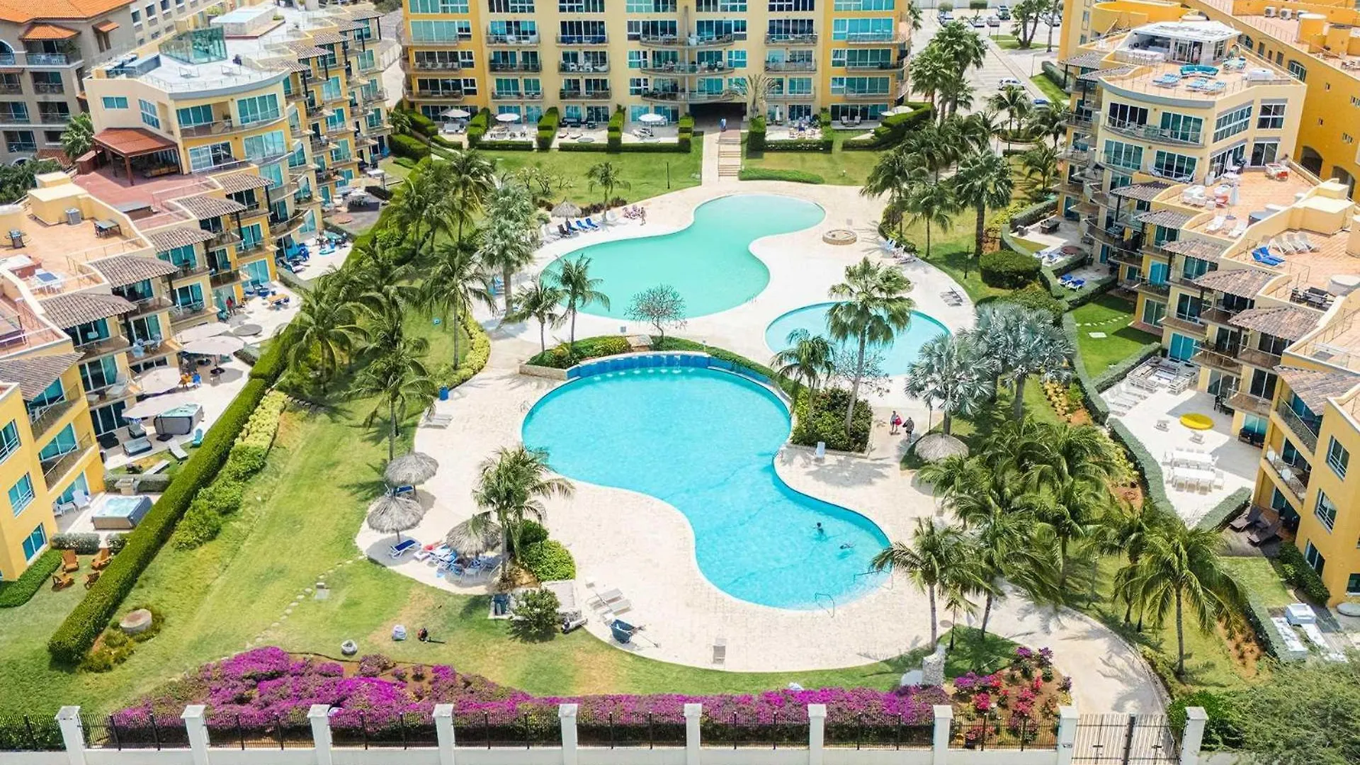 Casa de Férias Beachfront - Emerald View 1Br Condo - P314 Palm Beach