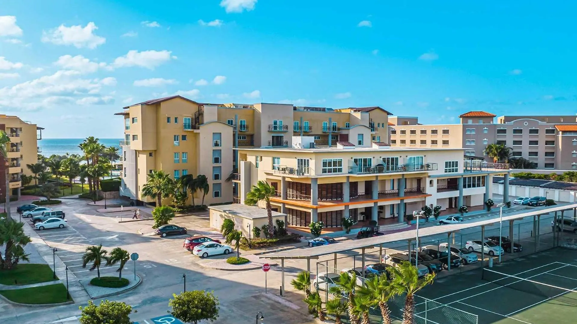 Semesterbostad Beachfront - Emerald View 1Br Condo - P314 Palm Beach Aruba
