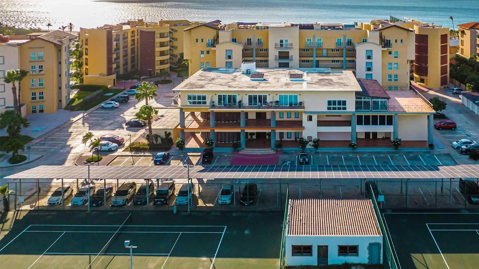 Semesterbostad Beachfront - Emerald View 1Br Condo - P314 Palm Beach